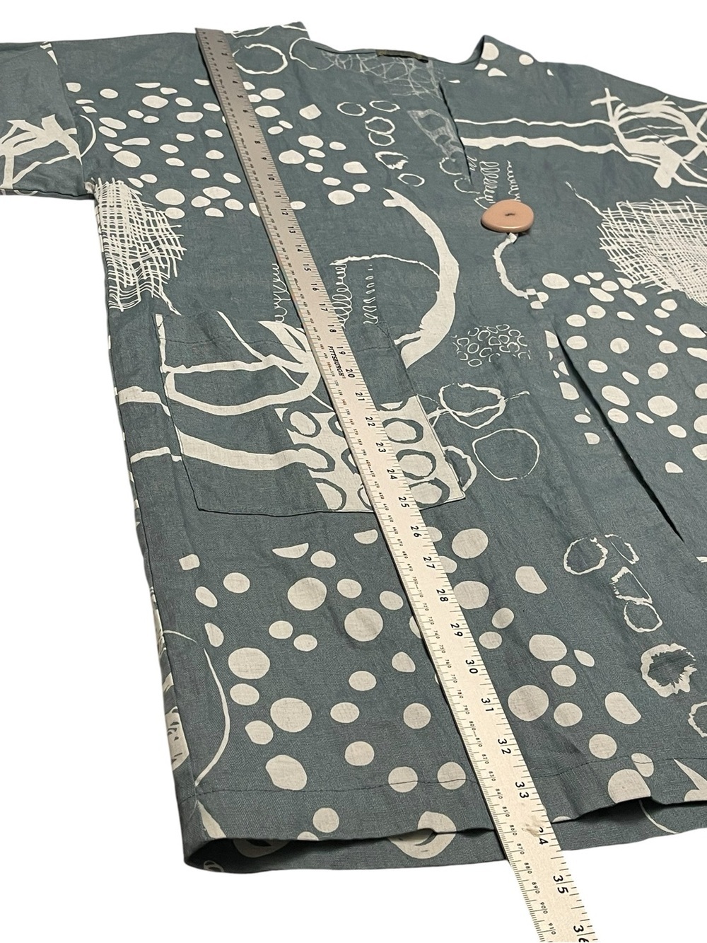 Wearable Art Chalet et Ceci Abstract Print Slate Blue &Cream Linen Cardigan - Picture 4 of 7